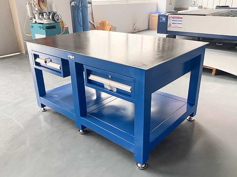 鋼板鉗工臺有什么特點和哪些樣式？