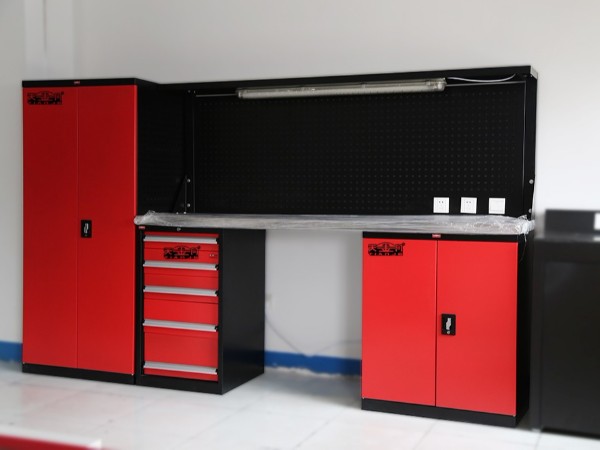 裝上一套這樣的組合柜，車間都不怕小啦！